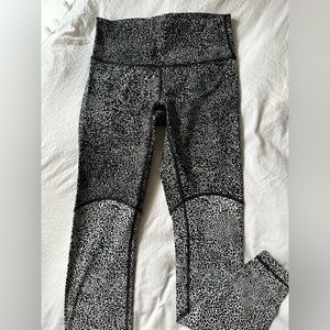 NWOT Lululemon Pattern Leggings color block